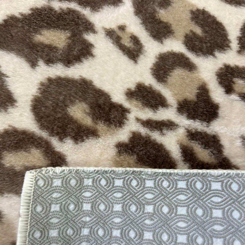 Γούνινο Χαλί Animal Print